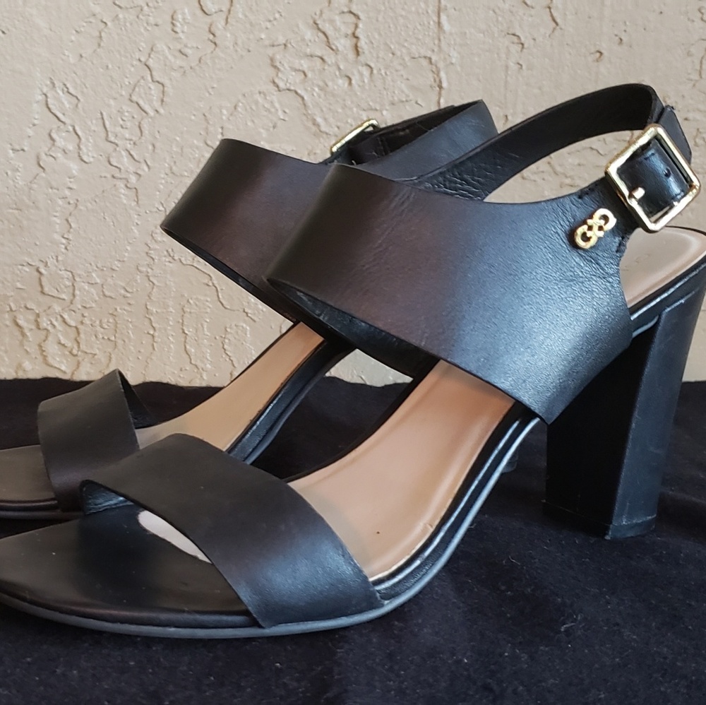Woman shoes Leather